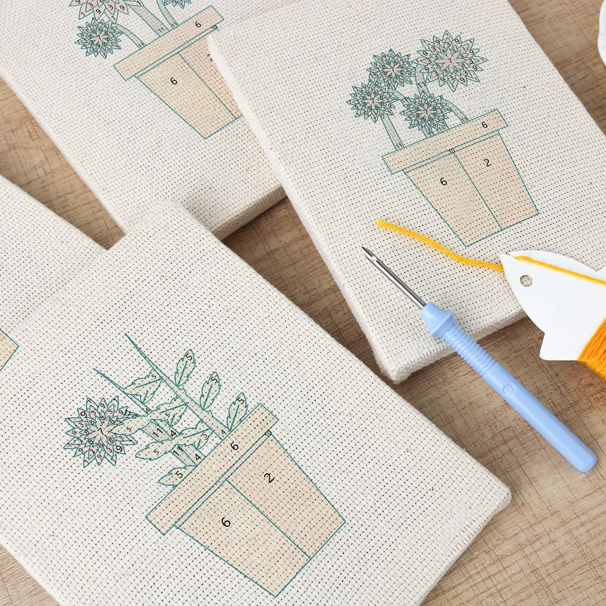 Coffret punch needle 4 pièces Floral Serenity